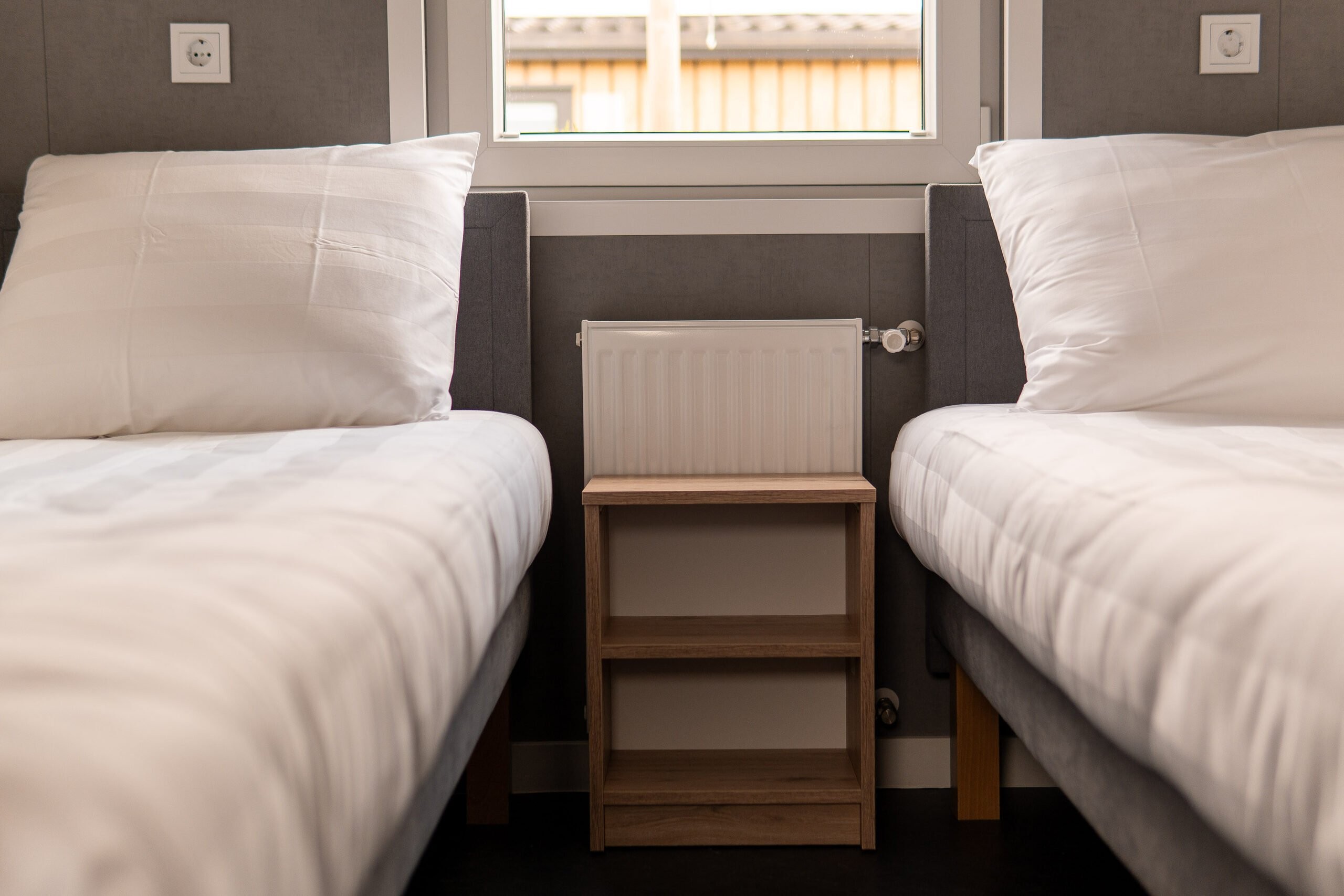 Slaapkamer eenpersoons bedden chalet 72